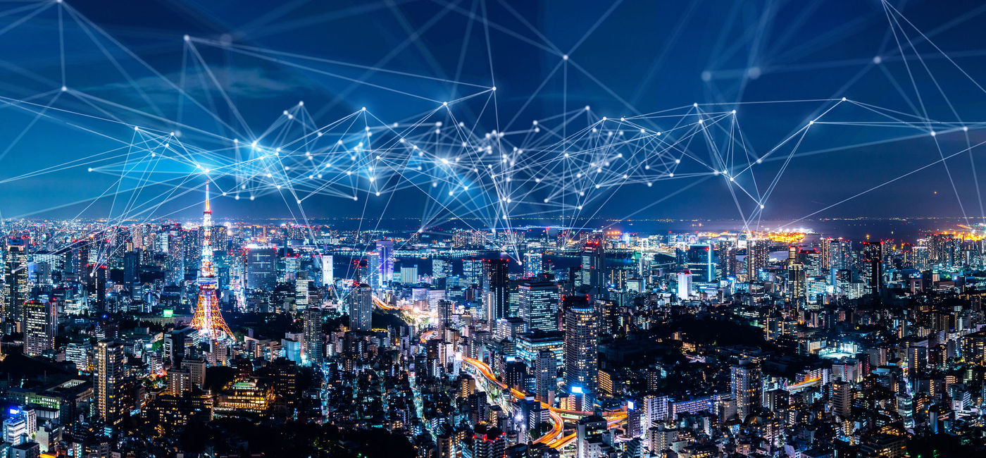 Image: Two government agencies are asking AT&T and Verizon to delay the rollout of their 5G wireless service.  (Photo via iStock / Getty Images Plus / metamorworks)