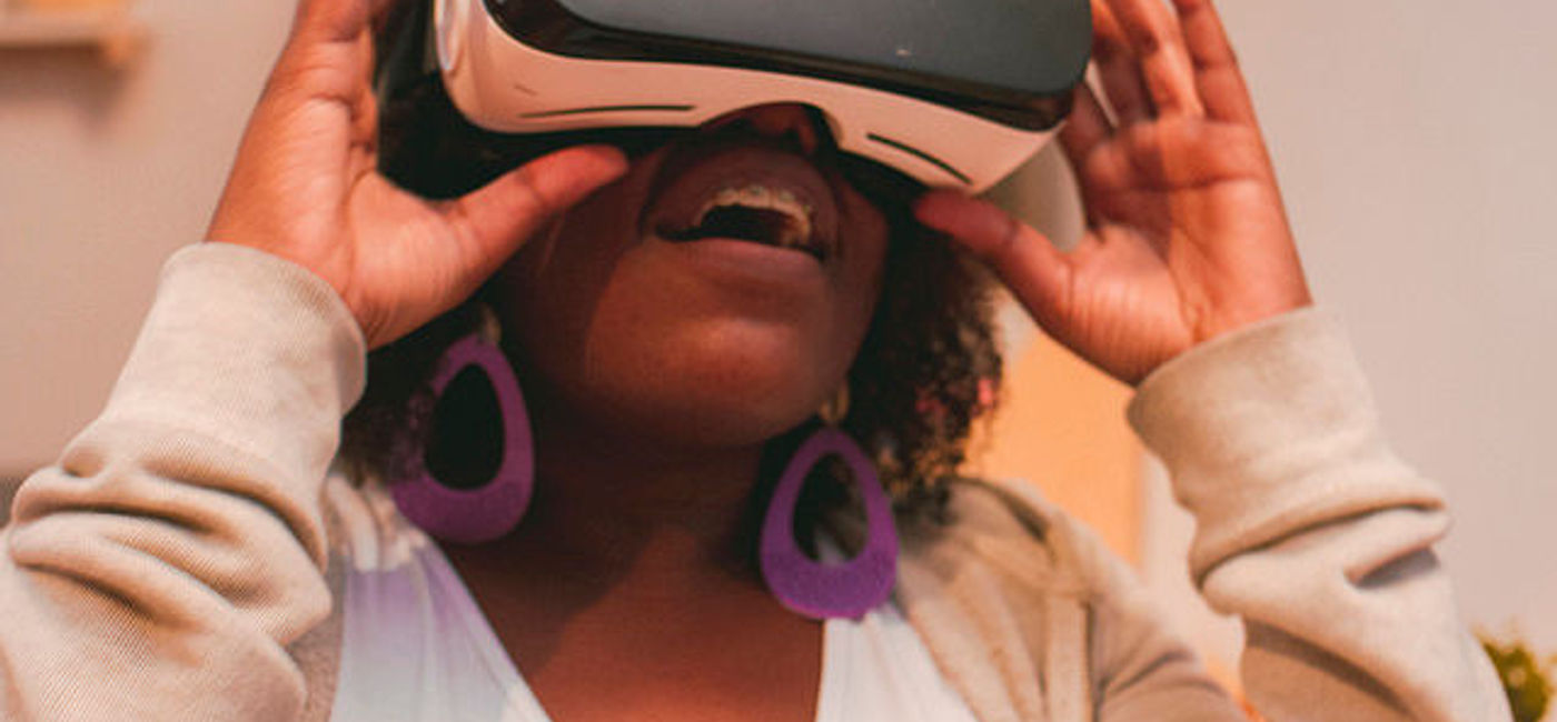 Image: PHOTO: Prepare to pump the brakes just a little on virtual reality and travel. (Photo via Flickr/Olabi Makerspace) 