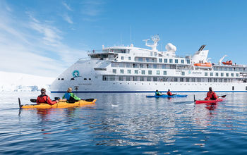 Kayaking Port Lockroy