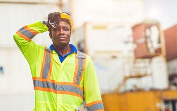 airports, ground crew, baggage handlers, maintenance workers, tarmac, runway, workers, staff, extreme heat, high temperatures, summer, sun