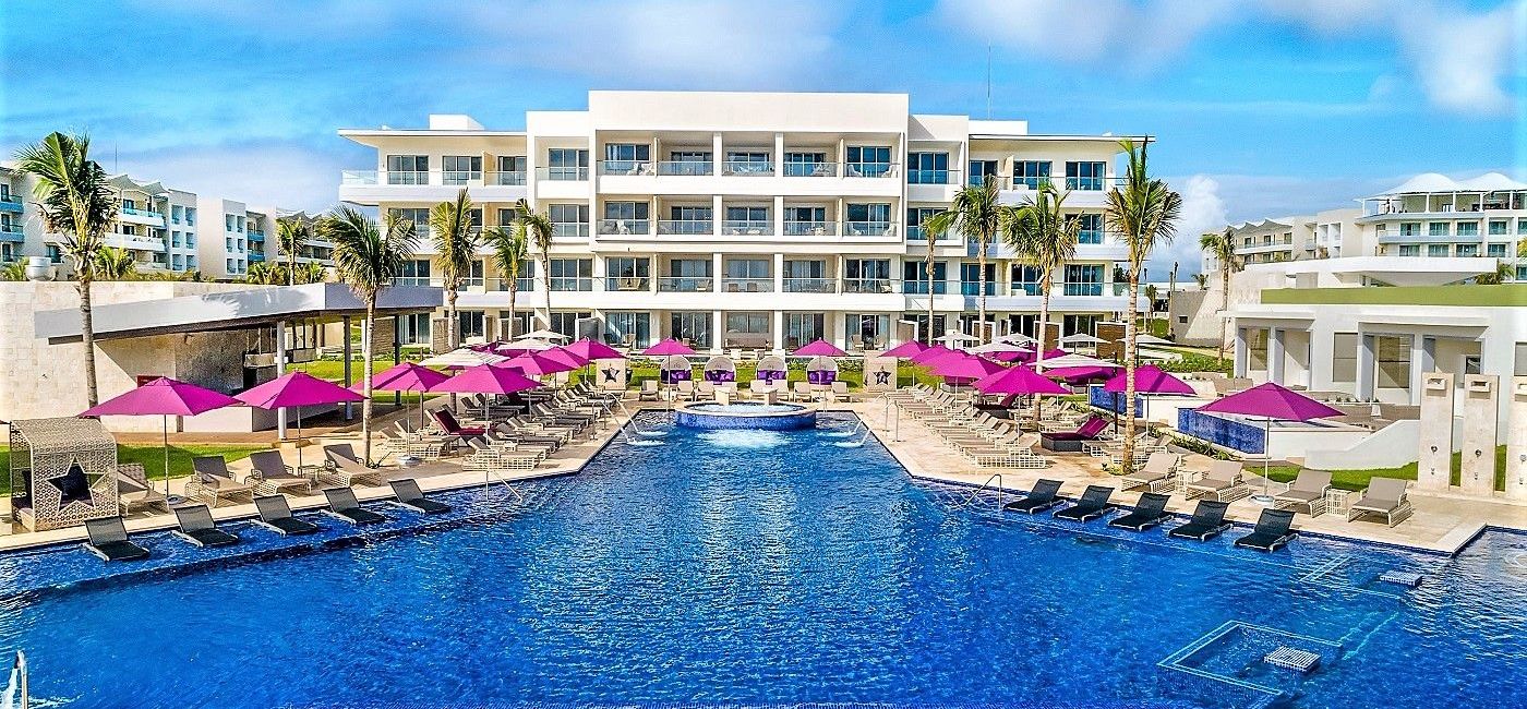 Image: The new Planet Hollywood Beach Resort Cancun (photo via Planet Hollywood)