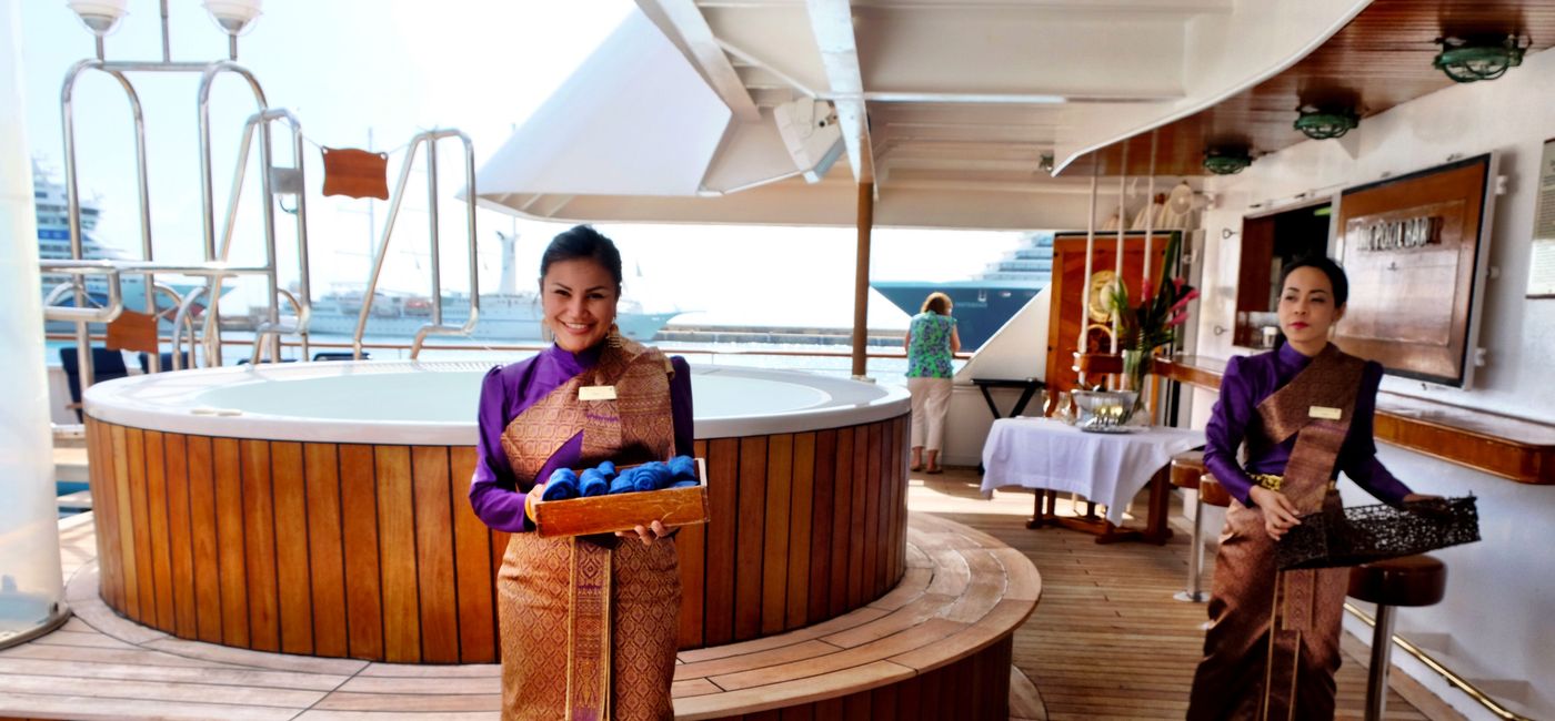 Image: A SeaDream Yacht Club welcome in Barbados. (Jim Byers/TravelPulse Canada)