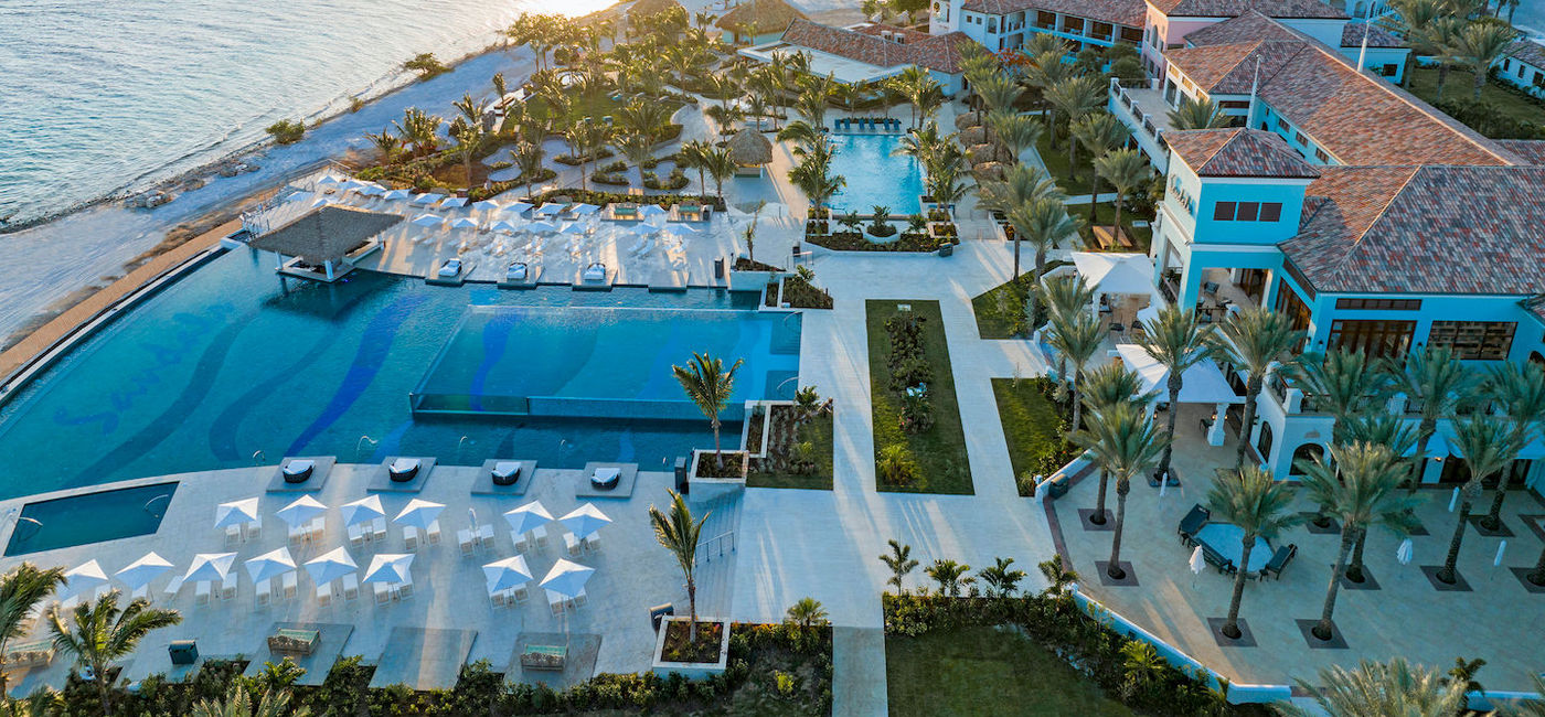 Image: Sandals Royal Curacao at sunset. (photo via Sandals)