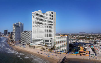 Courtyard by Marriott Mazatlan Beach Resort.