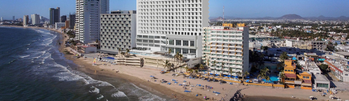 Courtyard by Marriott Mazatlan Beach Resort.