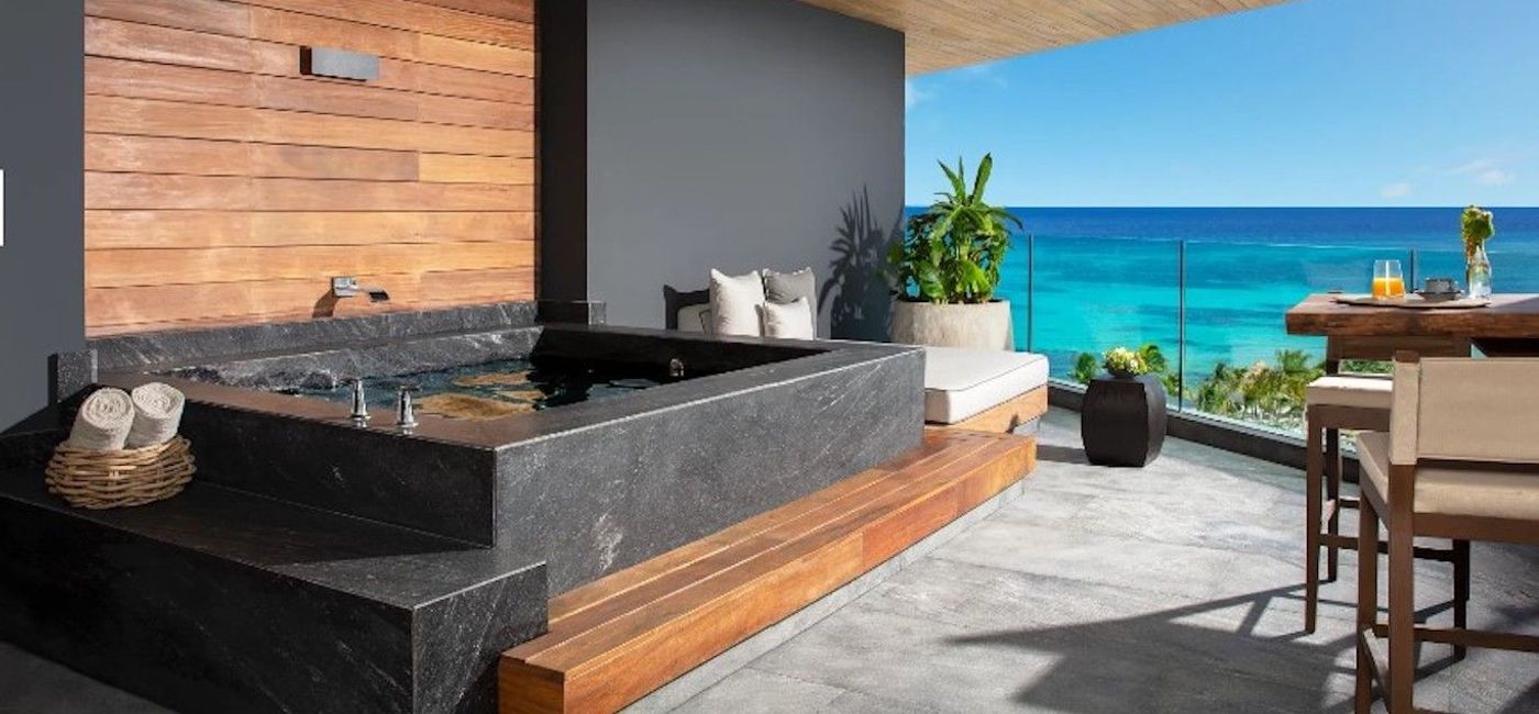 Image: Oceanfront Master Suite at Secrets Impression Moxche. (photo courtesy of AMR Collection)