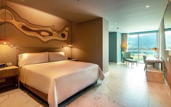 Hilton Santa Marta - Guest room.