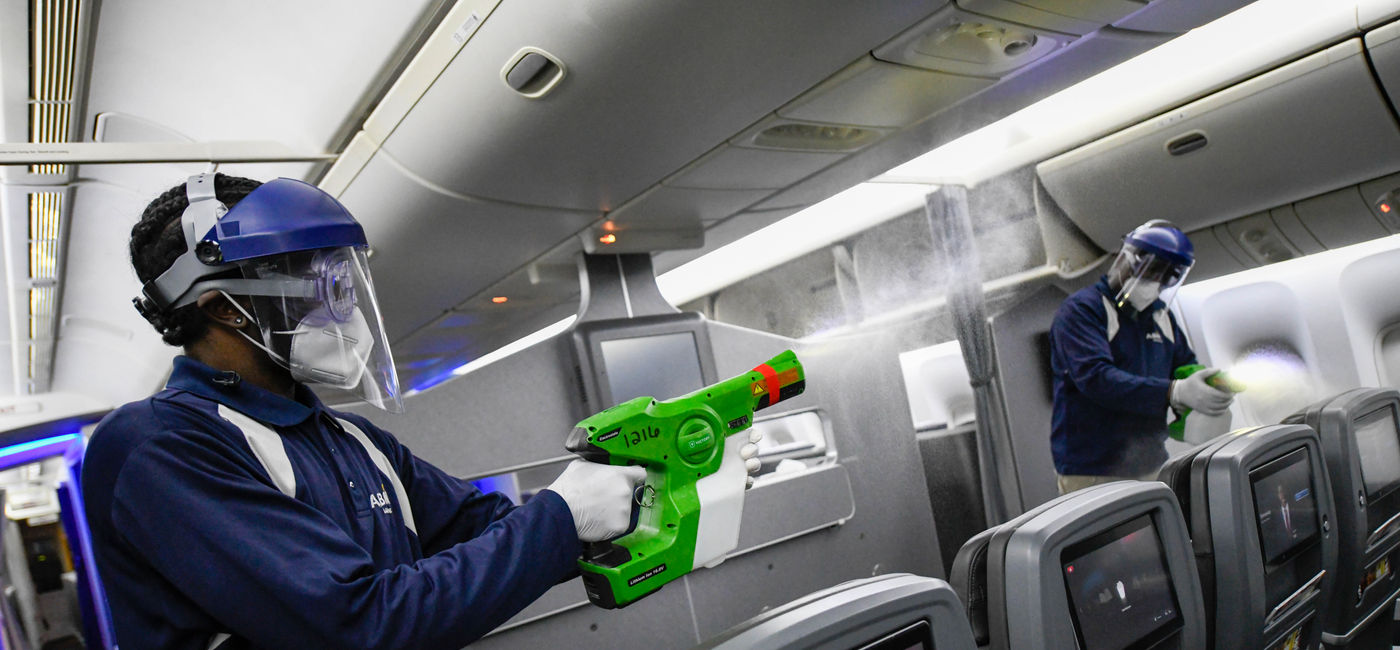 Image: PHOTO: Electrostatic spraying on American Airlines plane. (photo via American Airlines Media)