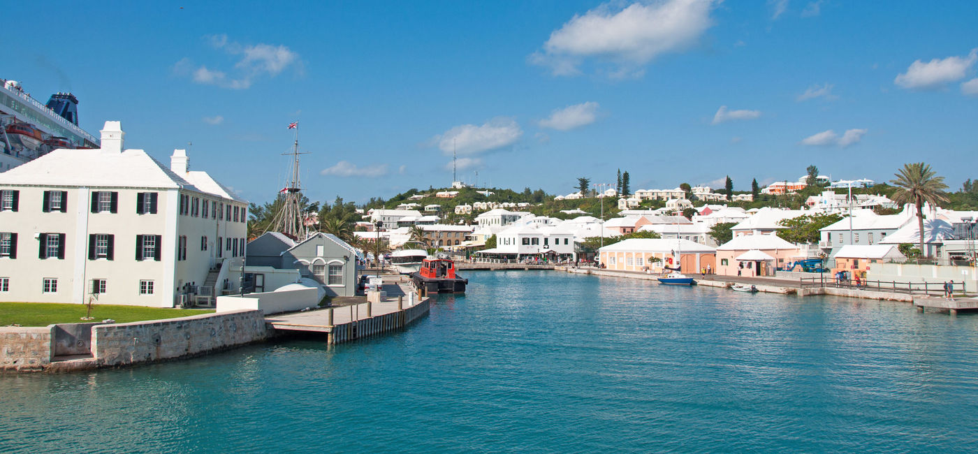 Image: Bermuda tourism authorities are focused on "bringing back visitors as quickly, safely and responsibly as possible," said Glenn Jones, the Bermuda Tourism Authority (BTA) interim CEO. (wwing / iStock / Getty Images Plus)