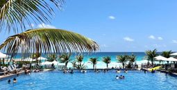 Main pool at Seadust Cancun