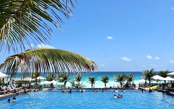 Main pool at Seadust Cancun