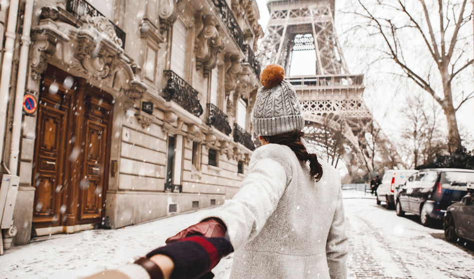Woman, Eiffel Tower, winter, winter travel, snow, Paris, France, Europe