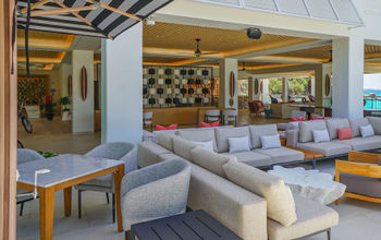 Frenchman's Reef Marriott Bouy Hous lobby