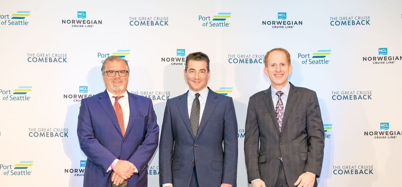 Image: From left, Frank Del Rio, Dr. Scott Gottlieb and Harry Sommer. (photo via Norwegian Cruise Line)