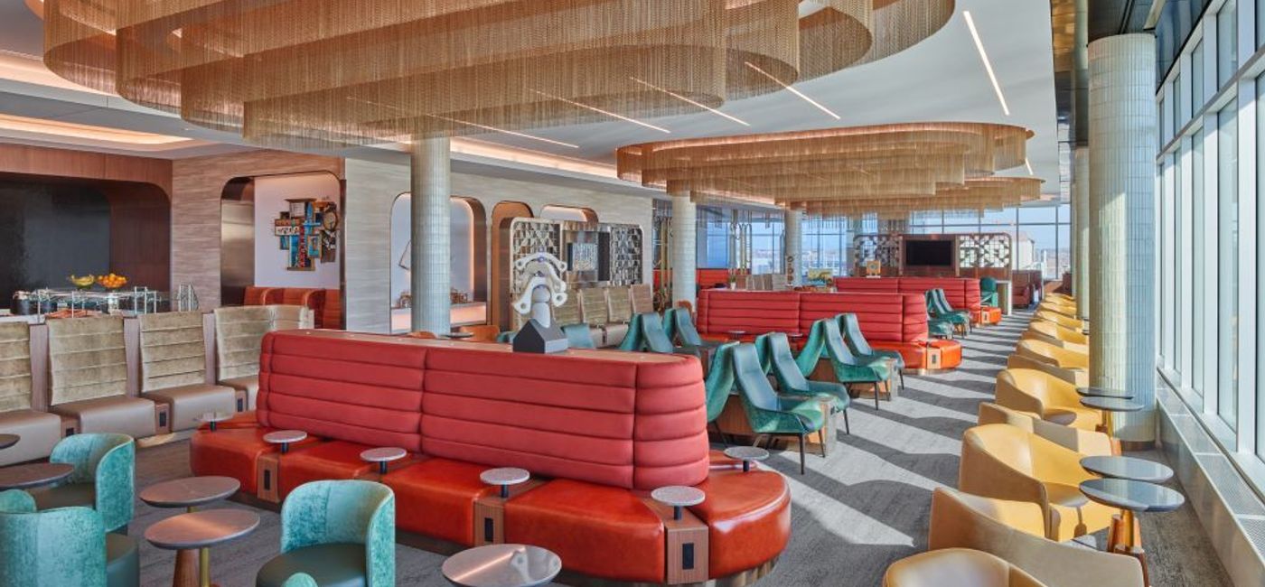 Image: Delta Sky Club Central Lounge at Minneapolis-Saint Paul International Airport. (Photo Credit: Delta Air Lines Media)