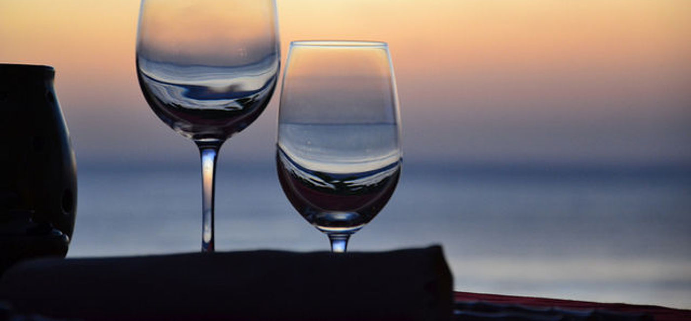 Image: PHOTO: Vacation is the perfect opportunity to find romance. (Photo via Flickr/ Simon Clancy) (Flickr  Simon Clancy)