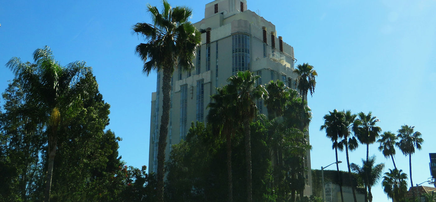 Image: PHOTO: The Sunset Tower Hotel opened on the Sunset Strip in 1931. (Photo via Flickr/Ken Lund)