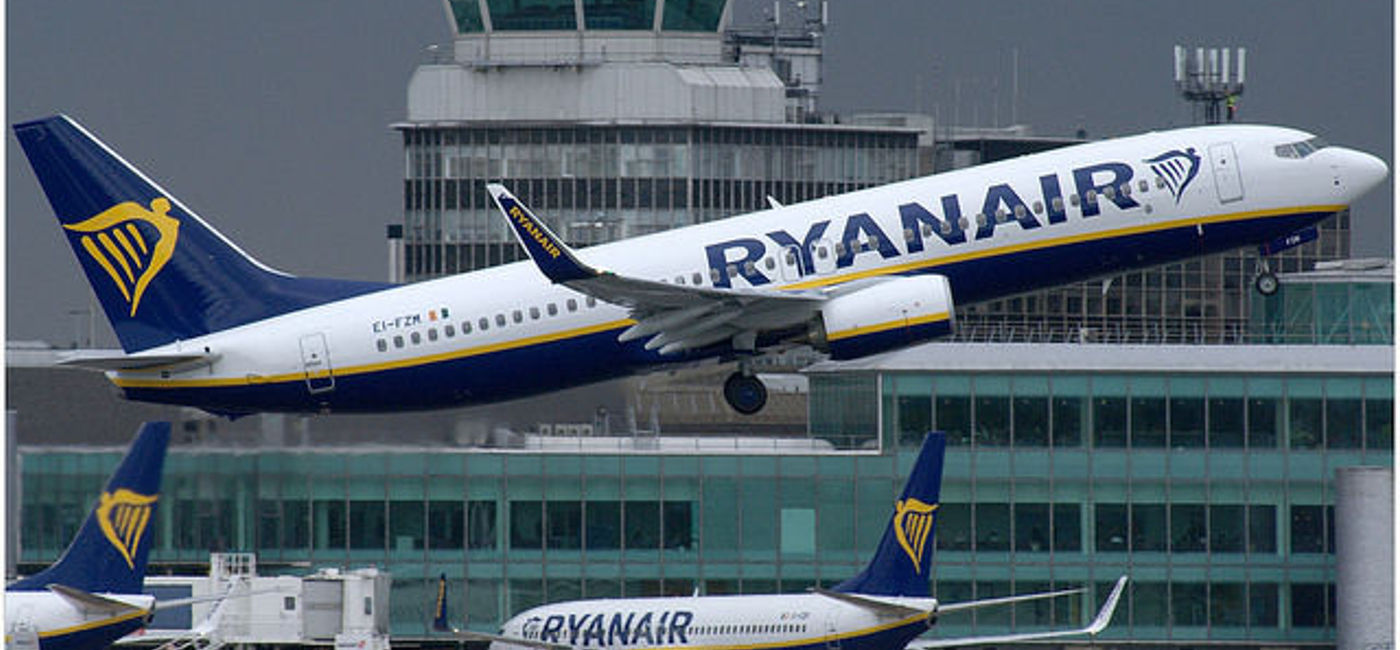 Image: PHOTO: Ryanair is doing just fine. (photo via Flickr/Riik@mctr) 