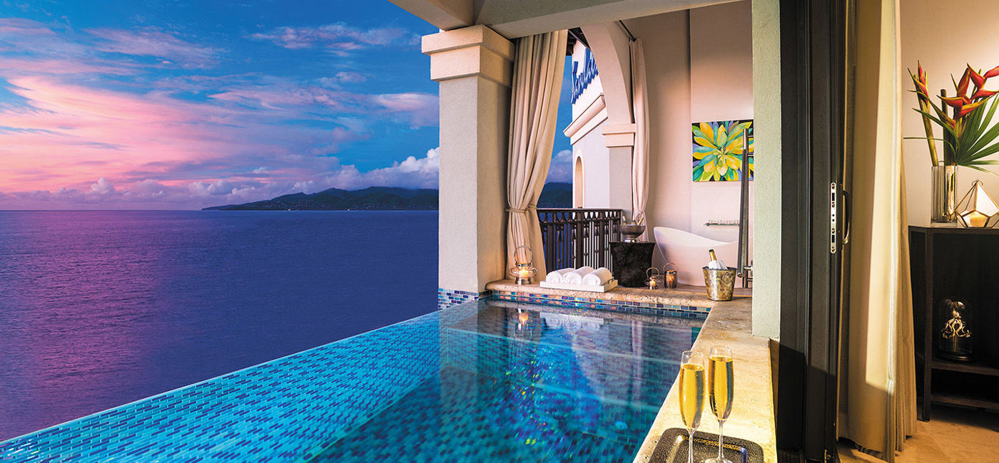 Image: Infinity-edge private pool in one of Sandals Grenada's SkyPool Suites. (photo courtesy of Sandals Resorts)
