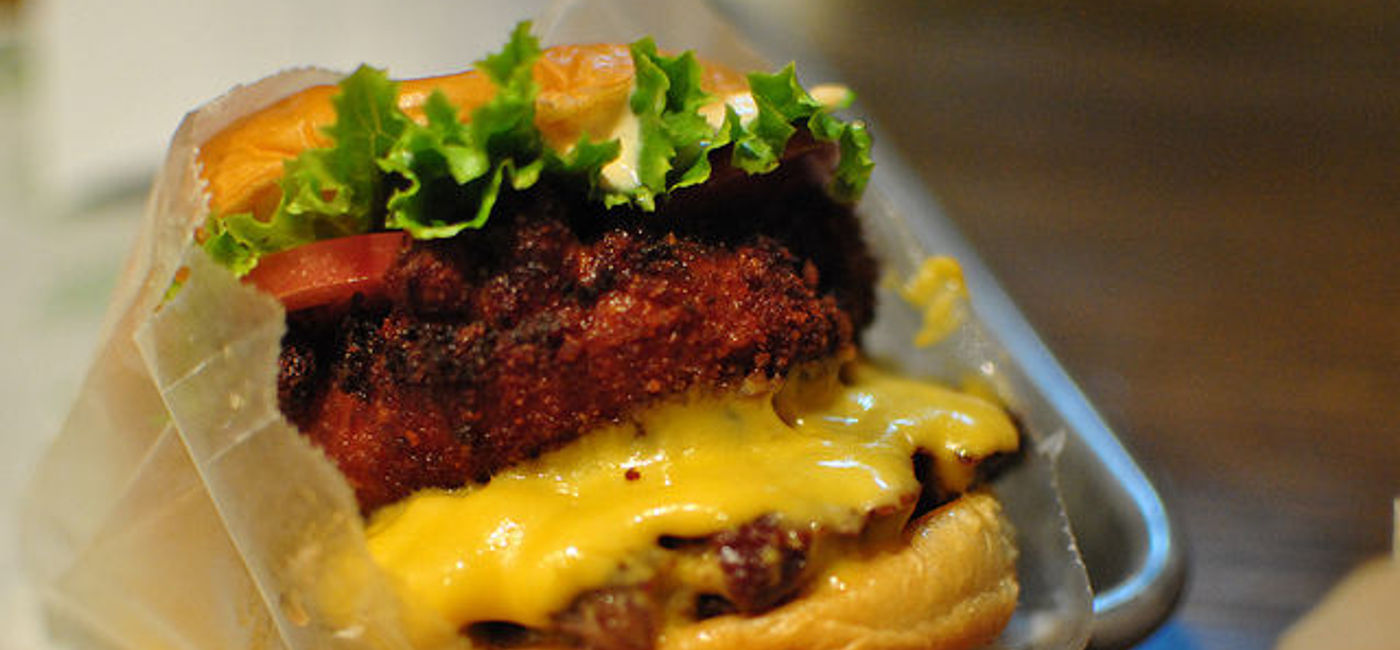Image: PHOTO: LAX just acquired one of the nation’s best burgers. (Photo via Flickr/Angela N.) 