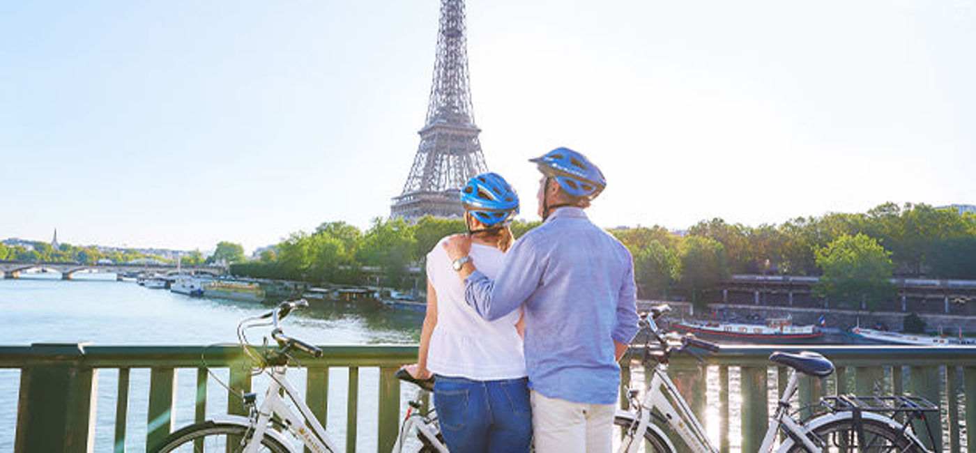 Image: A couple in Paris with AmaWaterways (Photo Credit: AmaWaterways)