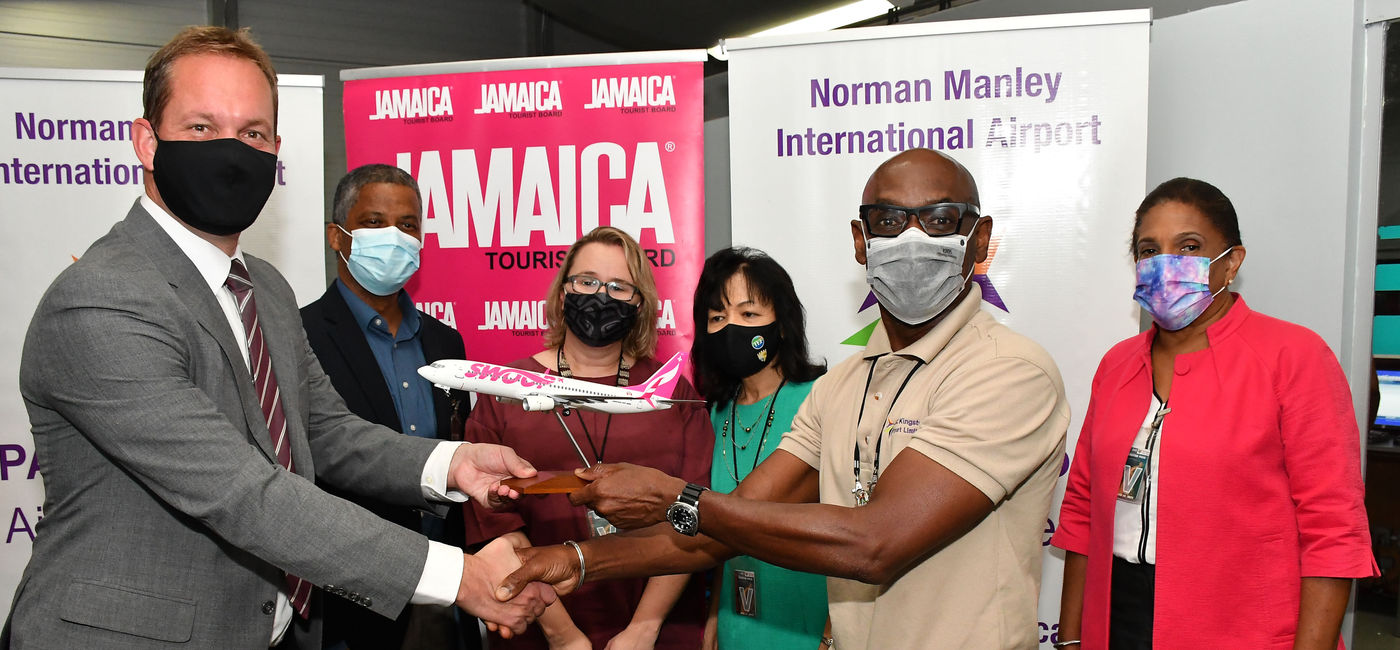 Image: La Jamaïque célèbre l'arrivée du vol inaugural de Swoop à Kingston (Jamaica Tourism Board)