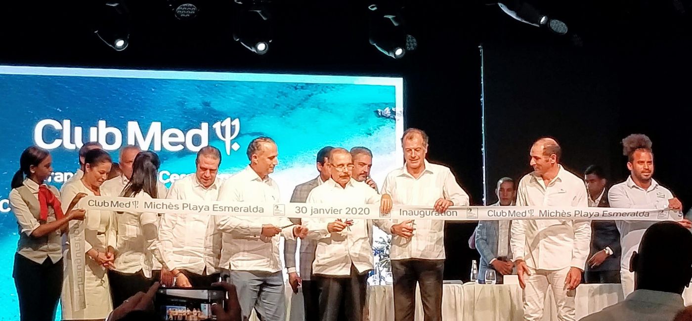 Image: PHOTO: Ribbon-cutting ceremony during the Club Med Miches Playa Esmeralda Grand Opening event. Doing the honors is Club Med president, Henri Giscard d'Estaing. (Photo by Laurie Baratti)