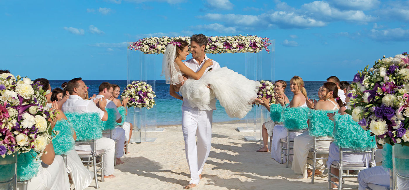 Image: Dreams Wedding in Paradise Package (courtesy of Inclusive Collection)
