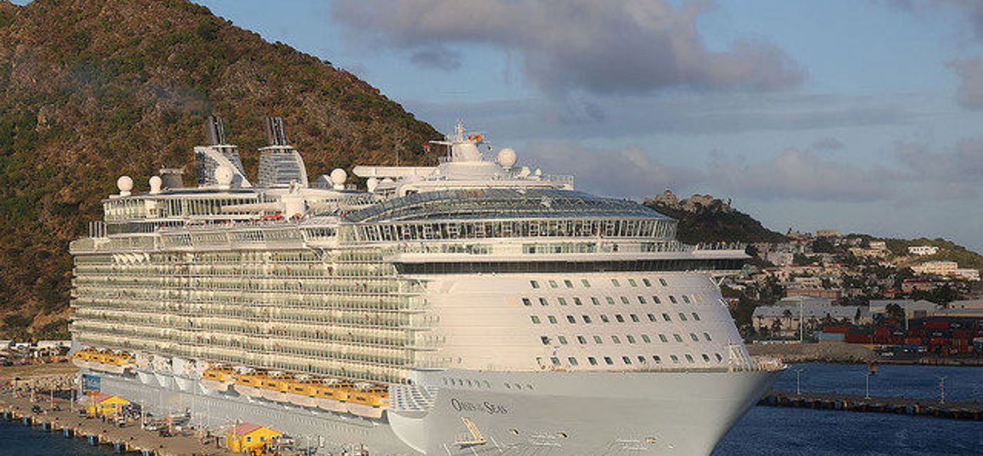 Image: PHOTO: Royal Caribbean's Oasis of the Seas docked in St. Maarten. (photo via Flickr/David Alexander Elder)