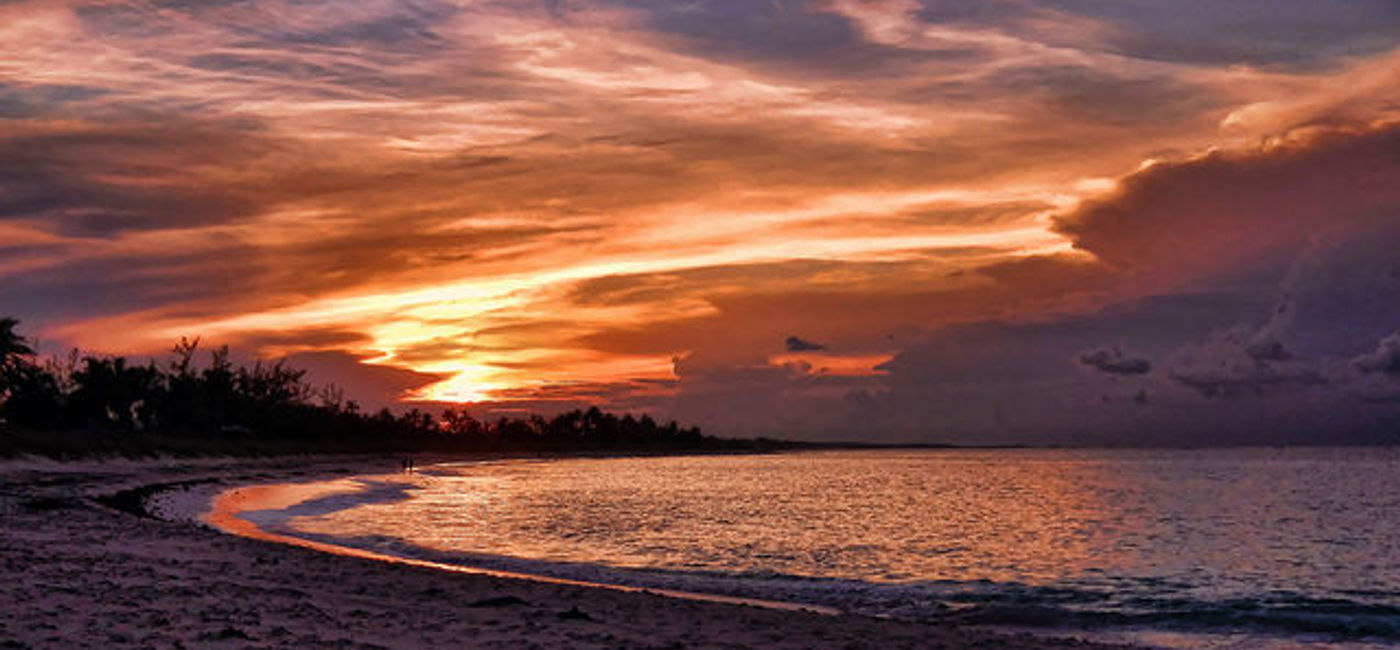Image: PHOTO: A Sunset in The Bahamas (photo via Flickr/Trish Hartmann)