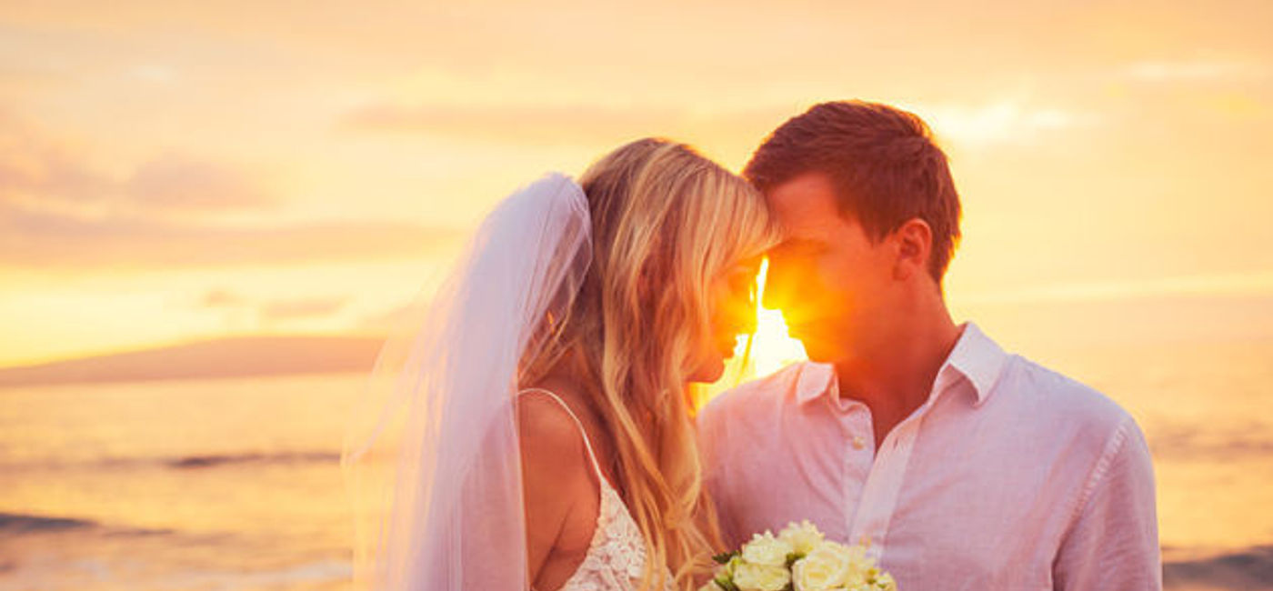 Image: PHOTO: Enjoy an intimate celebration when you choose to elope with the one you love. (photo courtesy of Thinkstock)