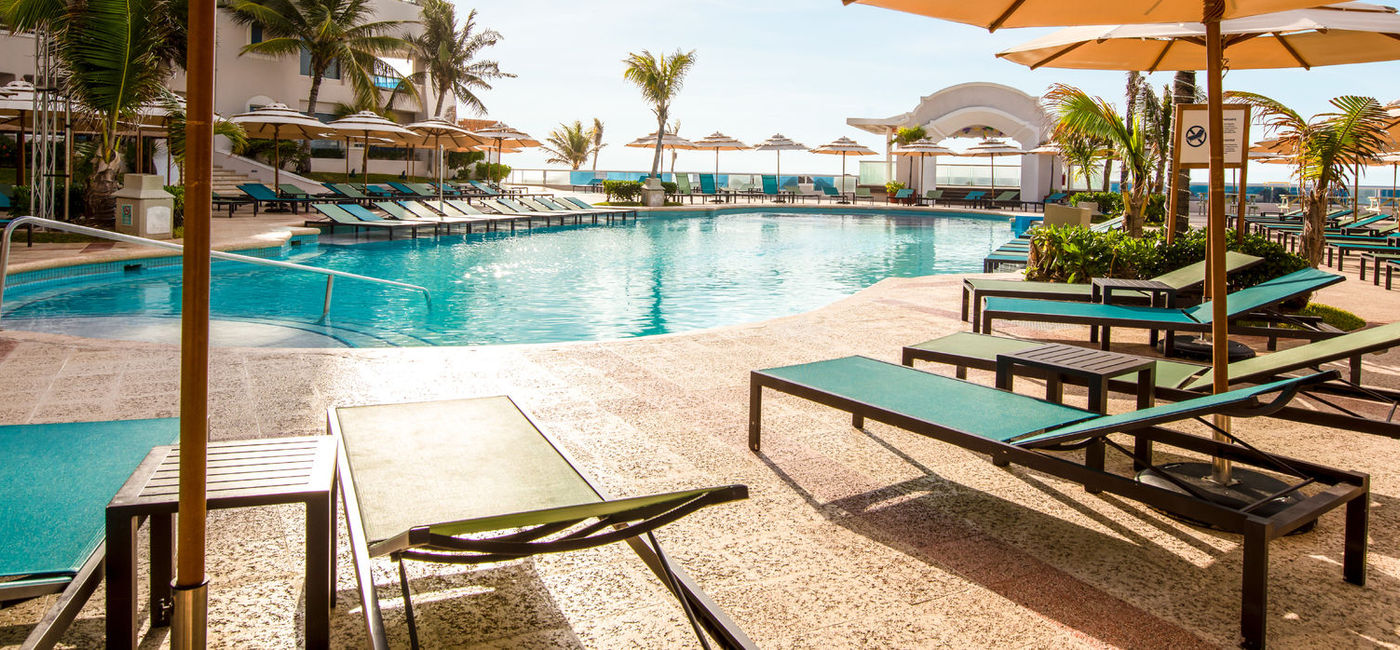 Image: PHOTO: The main pool at Panama Jack Resorts Cancun. (photo via Playa Hotels & Resorts) (Playa Hotels & Resort)