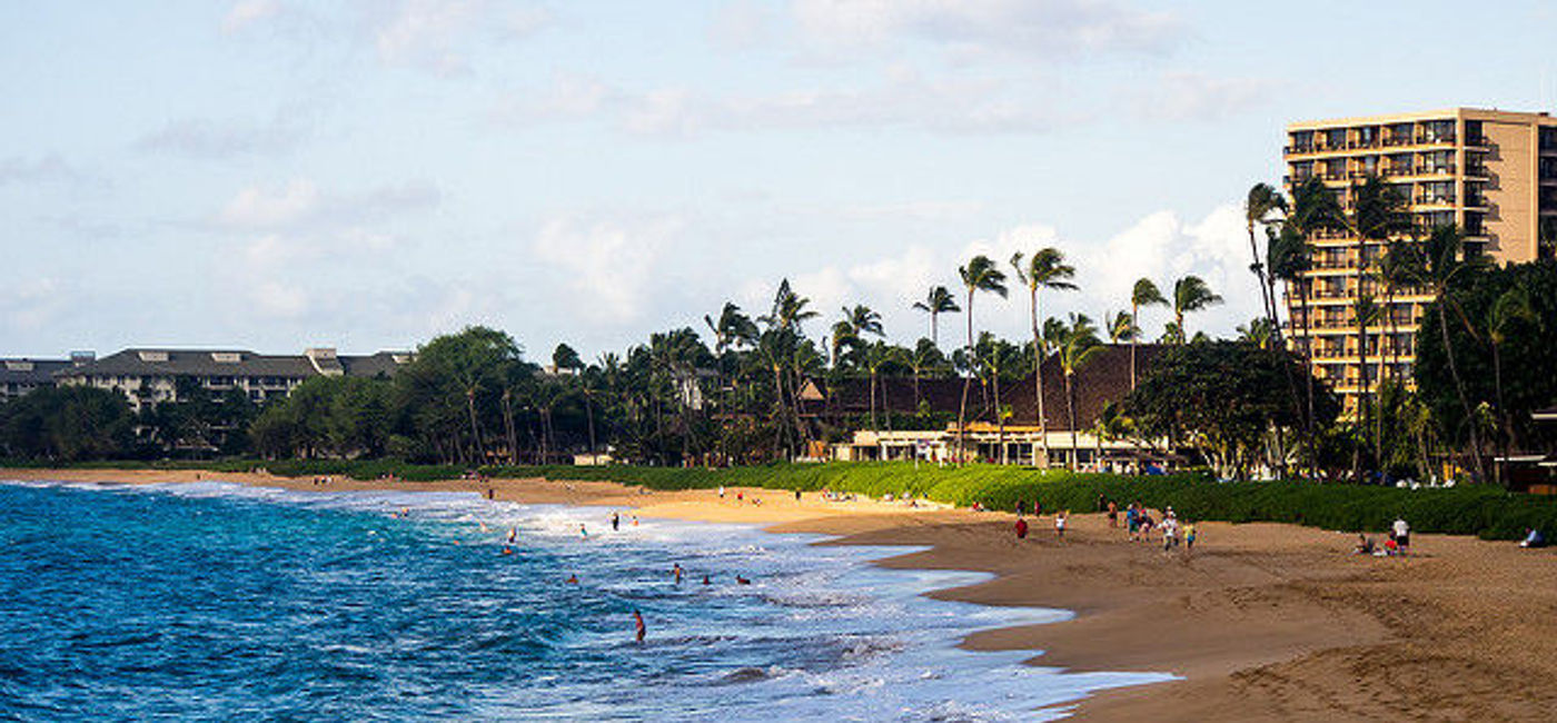 Image: PHOTO: Kaanapali Beach Hotel, Maui. (photo via Flickr/Ajay Suresh)