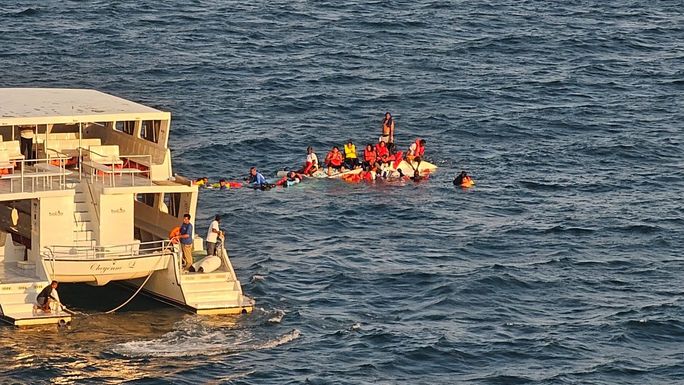 Carnival Cruise Line, Carnival Dream, boats, stranded, capsized, rescued, coast guard, Belize