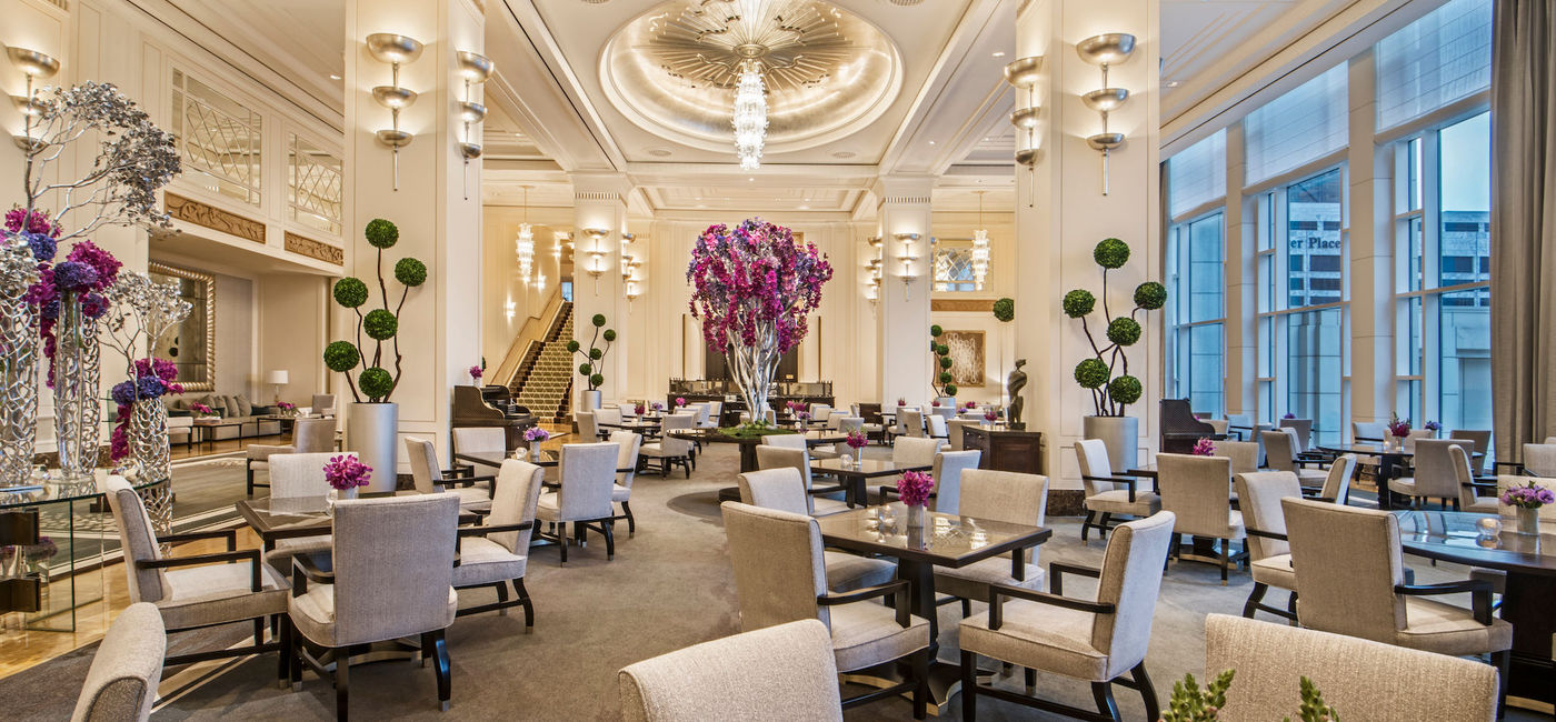 Image: Main lobby at The Peninsula Chicago. (photo courtesy of Peninsula Hotels)