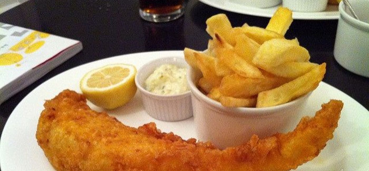 Image: PHOTO: Fish and Chips in Great Britain. (photo via Flickr/hirotomo t)