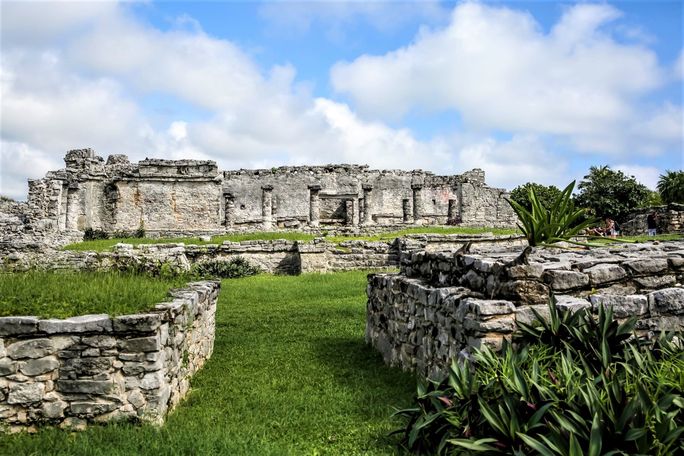 Ruins of the Great Palace of Tulum Ruins of the Great Palace of Tulum