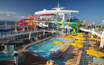 Royal Caribbean Oasis of the Seas new pool deck