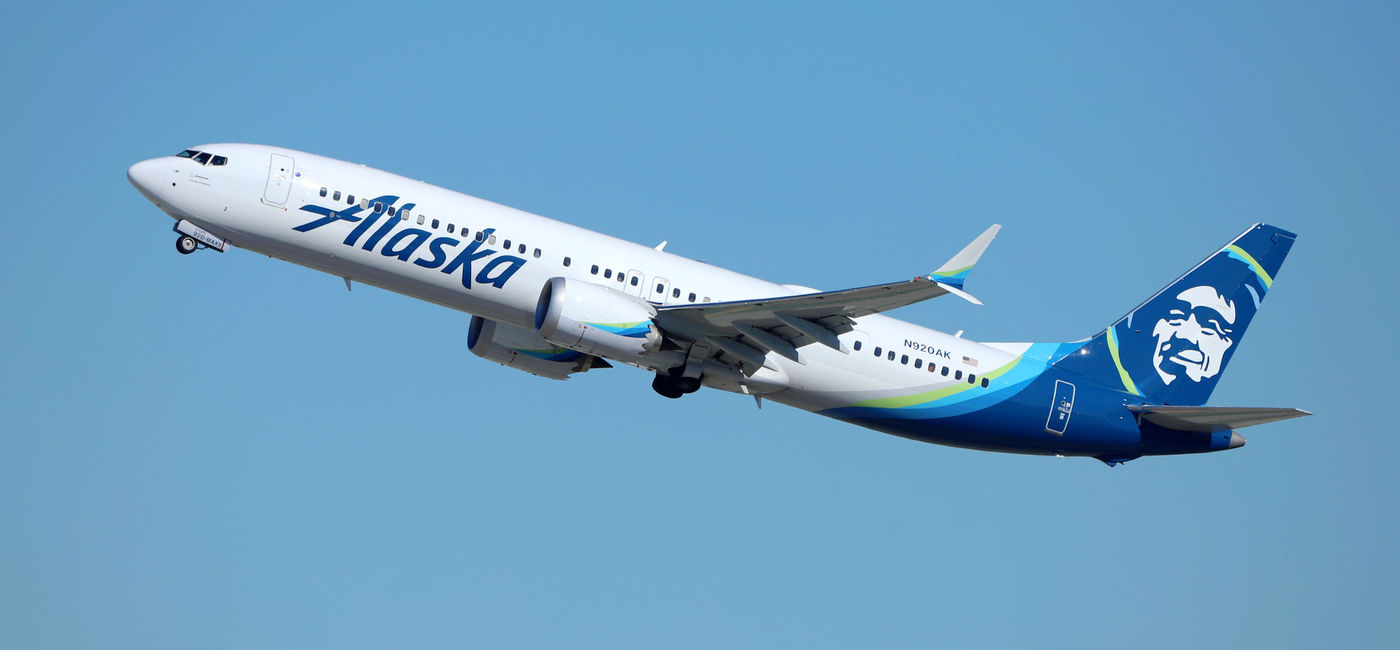 Image: Alaska Airlines Boeing 737 Max 9 at takeoff. (Photo Credit: Laser1987/iStock Editorial/Getty Images Plus)