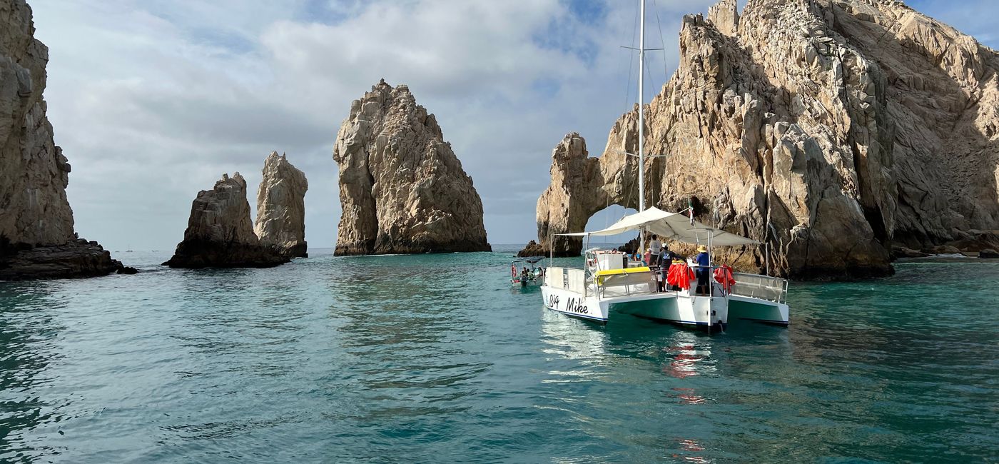 Photo: Sailing in Los Cabos (Photo via LatinFlyer.com)