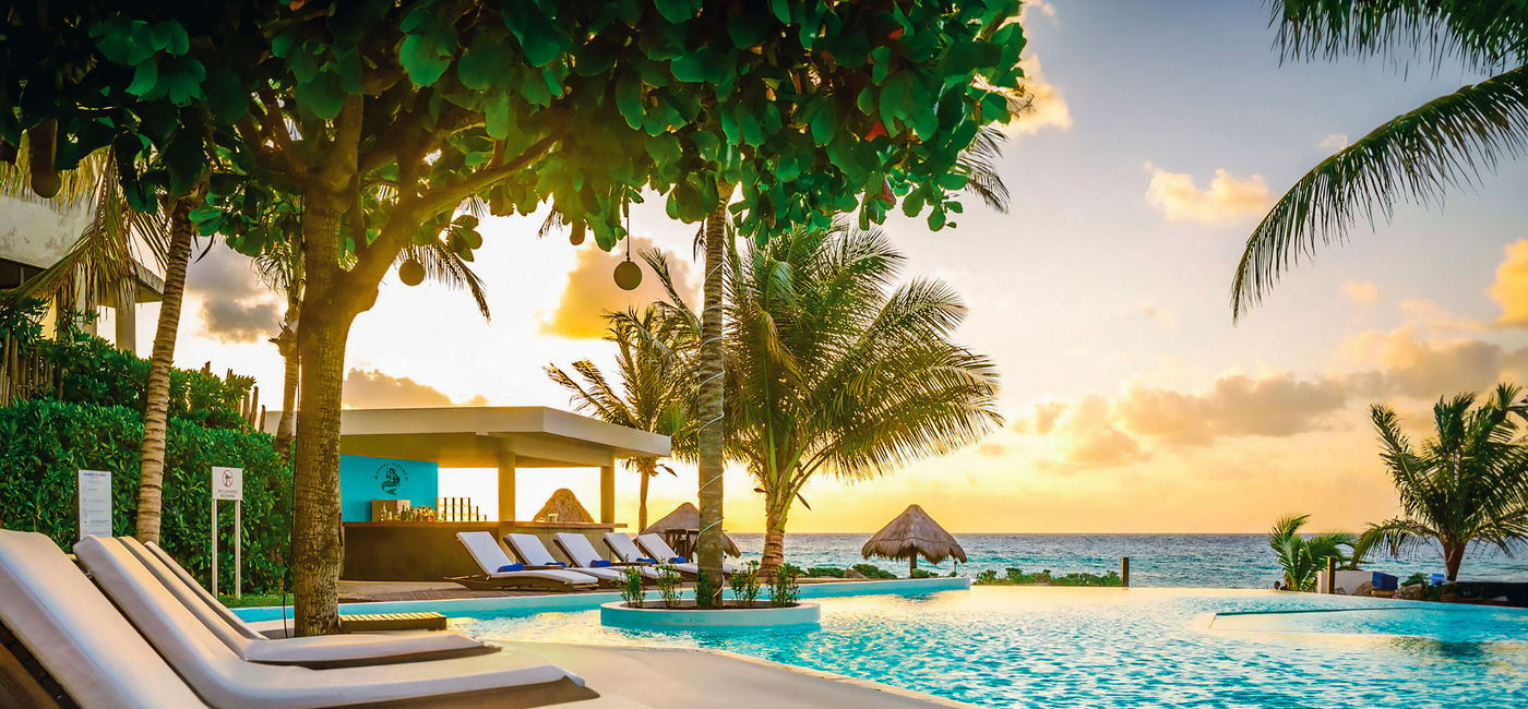 Image: The pool at the Beachfront by the Fives Hotels (Photo Credit: The Fives Hotels & Residences)