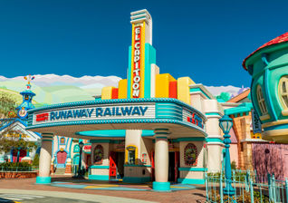 Mickey & Minnie's Runaway Railway, attractions, rides, Toontown, Disneyland