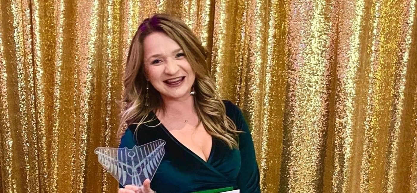 Image: Jet Lag Voyages' Ola Ulewicz with the New Business Award. (TTAND)