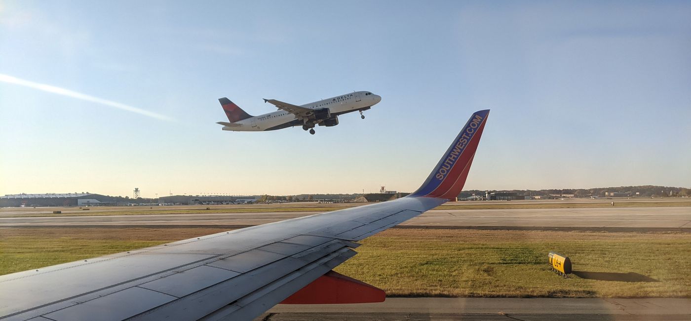 Image: Delta plane taking off (Photo via Lauren Bowman)