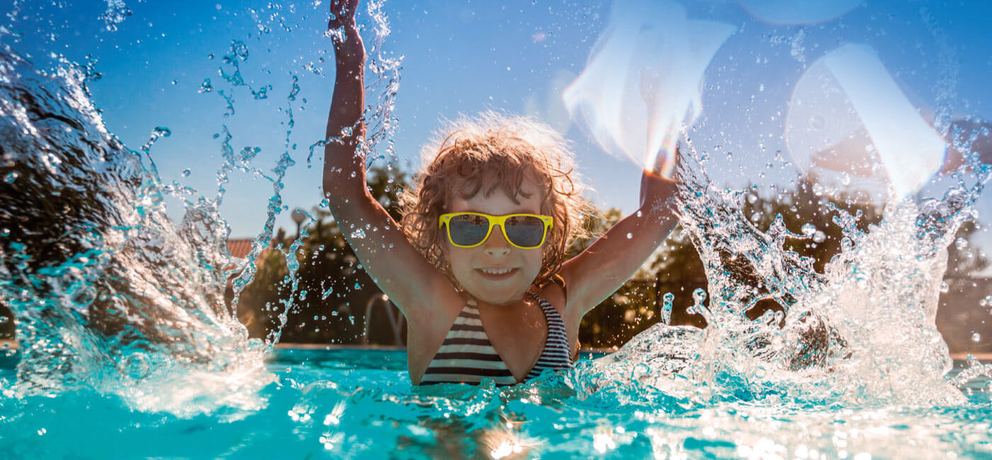 Image: PHOTO: The smallest guests enjoy themselves at Hotel Oasis Palm in Cancun, Mexico. (photo via Oasis Hotels & Resorts)