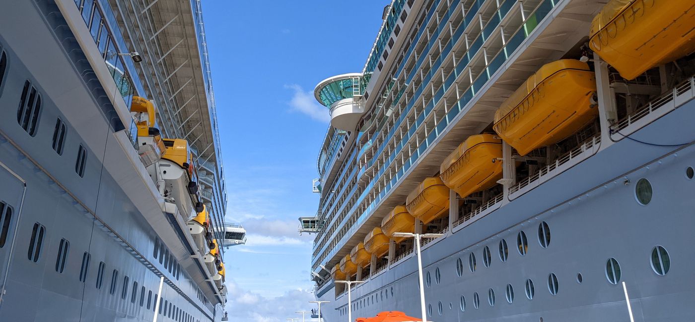 Image: Cruise ships at port (Photo via Eric Bowman)