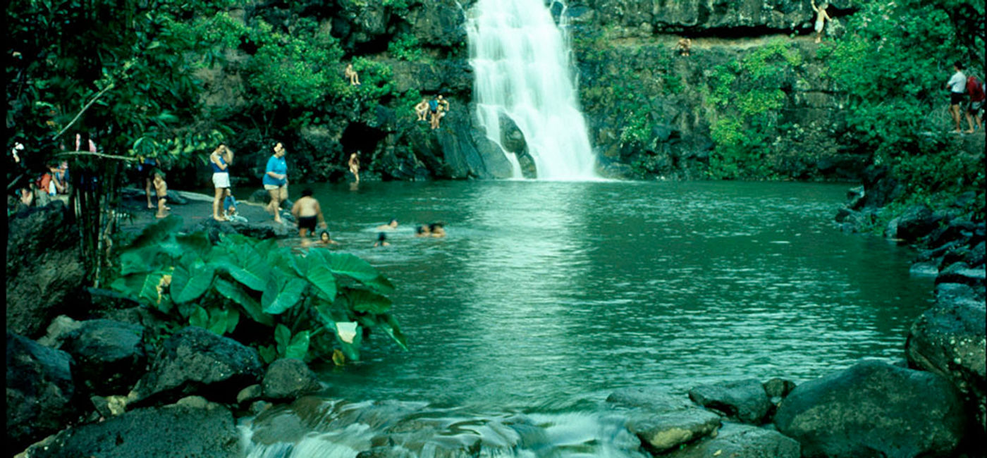 Image: Waterfall Oahu (Courtesy of Oahu Visitors Bureau)