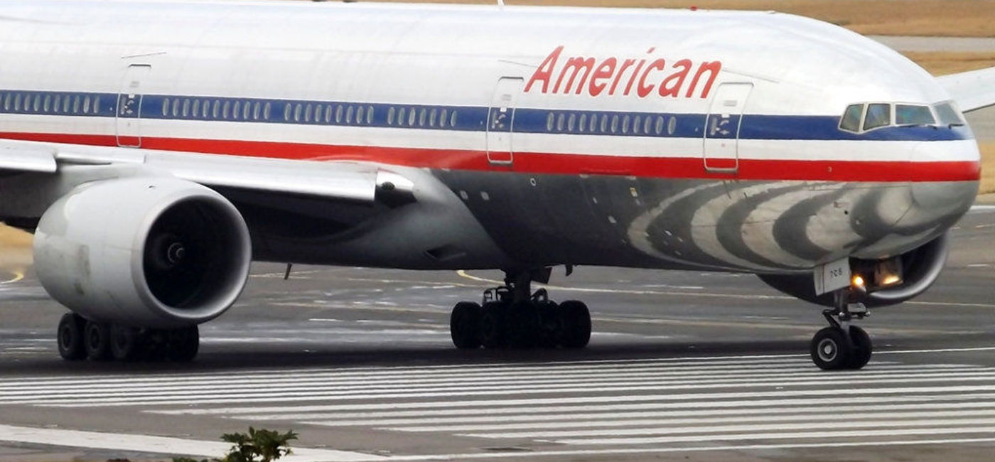 Image: PHOTO: A man claims he suffered permanent injuries after being seated next to two obese passengers on an American Airlines 777. (photo via Flickr/Mark Harkin)