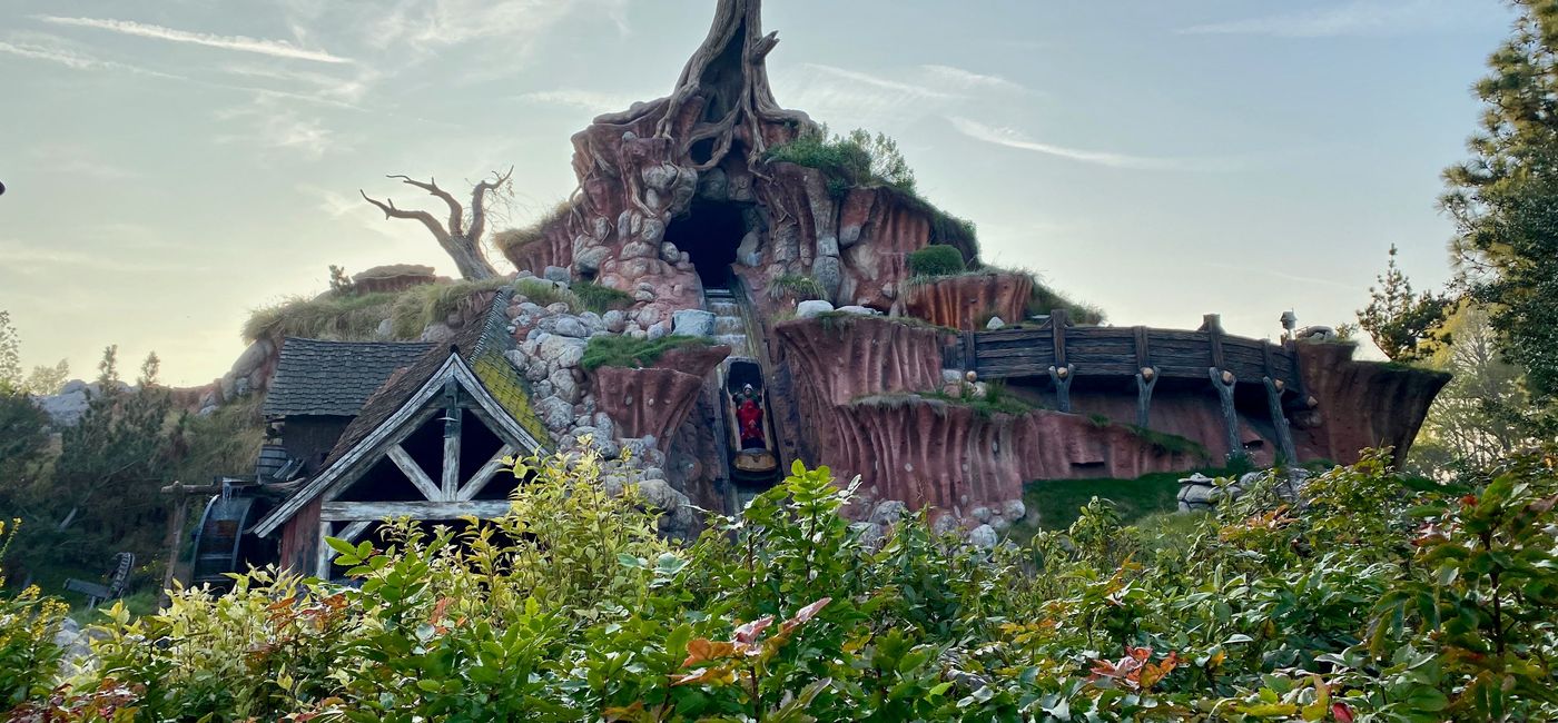 Image: Splash Mountain at Disneyland (Photo via Brooke Geiger McDonald)