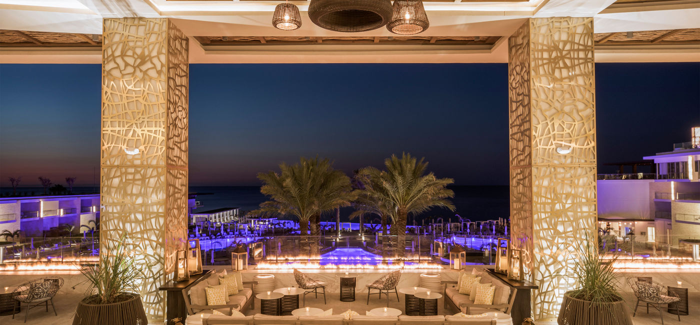 Image: PHOTO: The BLANC Fire bar at Le Blanc Spa Resort Los Cabos. (photo via Palace Resorts)